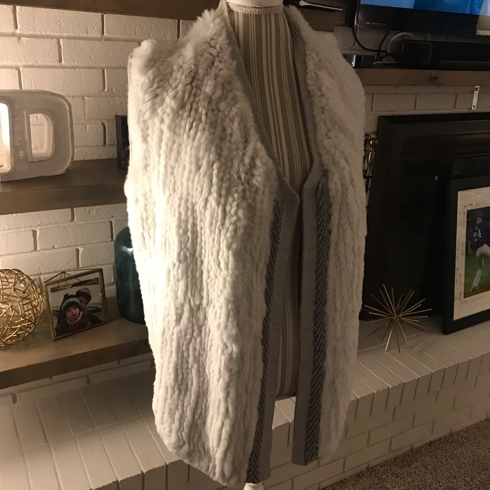 NWT Vince Fur Vest w/Sweater Back, Grey/white, Med - Picture 4 of 6